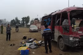 Xe khách phát nổ làm 2 người chết, hơn 10 người thương vong là “xe dù”