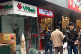 Hà Nội: Một cây ATM bị phá tung