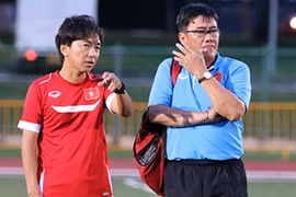 Trưởng đoàn Dương Vũ Lâm: “Tuyển thủ U23 không được phép gặp người lạ“