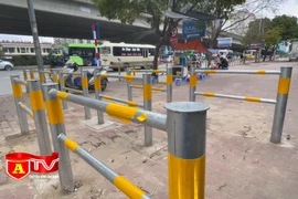 Barie vỉa hè, nơi cần không có, nơi có thì chẳng cần