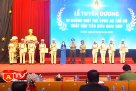 Vinh danh 10 gương mặt trẻ Công an Thủ đô xuất sắc tiêu biểu năm 2021