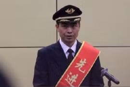 Trung Quốc thưởng lớn cho phi công cứu máy bay khỏi va chạm