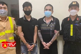 Giấu ma tuý dưới yên xe máy vẫn bị phát giác