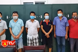 Tụ tập đánh bạc trong lúc giãn cách xã hội