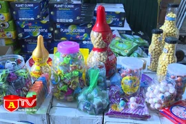 Thu giữ trên 10.000 sản phẩm bánh kẹo không rõ nguồn gốc, xuất xứ