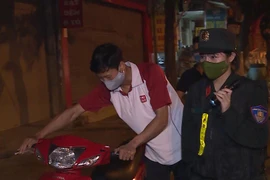 Theo chân nữ đặc nhiệm đầu tiên tình nguyện tham gia chốt 141 của Thủ Đô