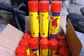 Thu giữ gần 1.000 bình gas bơm bật lửa do Trung Quốc sản xuất