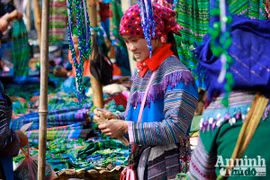 Độc đáo, hấp dẫn chợ phiên Cán Cấu ngày xuân