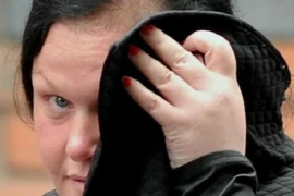 Mẹ nghiện sex khiến con gái chết thảm