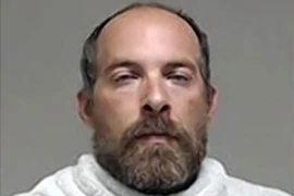 "Ác quỷ" lạm dụng con gái ruột suốt 10 năm