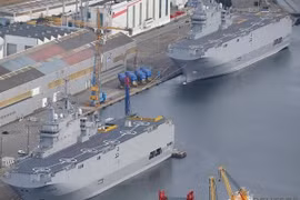 Pháp vận động Malaysia mua tàu sân bay trực thăng Mistral đóng cho Nga