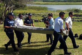 Pháp triển khai máy bay đến đảo La Reunion tìm kiếm mảnh vỡ MH370