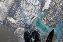 Ảnh "tự sướng" từ độ cao 830 mét sẽ như thế nào?