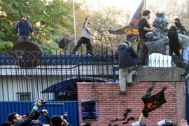 Anh mở cửa trở lại đại sứ quán tại Iran vào cuối tuần này