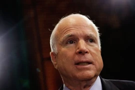 Thượng nghị sĩ Mỹ John McCain thúc giục chính phủ mạnh tay hơn với IS