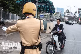 Trăm lý do không đội mũ bảo hiểm ngày tết