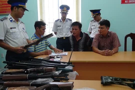 Cảnh sát biển bắt vụ mua bán vũ khí số lượng lớn