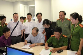 Cục trưởng Cục Điện lực nhận hối lộ 18 triệu Nhân dân tệ rồi trốn “mất tăm“