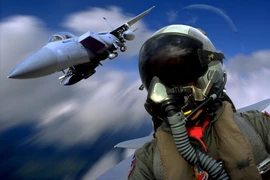 Phi công F-15 Mỹ mất mạng khi mải mê đánh chặn máy bay Nga giả định