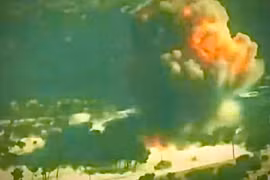 Trúng đòn tấn công cực mạnh, thiết giáp BTR-82 vẫn cứu sống lính Nga 