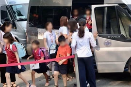 Hàng loạt các vụ bỏ quên học sinh trên xe đưa đón: Xin đừng xem nhẹ tính mạng trẻ
