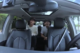 Trung Quốc phát triển dịch vụ taxi robot không người lái 