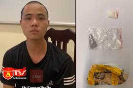 Bị kiểm tra hành chính, đối tự giao nộp ma tuý cho công an