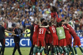 Video trận Pháp 0-1 Bồ Đào Nha: Vinh quang cho Ronaldo và đồng đội