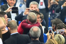 Tìm gặp bằng được Ronaldo, Sir Alex Ferguson gây xúc động mạnh