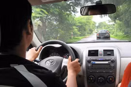 Cướp taxi rồi mang gán nợ tiền thua bạc