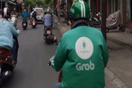 Ba tài xế GrabBike bị nhóm người lạ đánh hội đồng