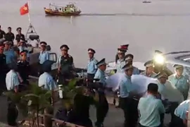 Thi thể phi công Su-30MK2 Thượng tá Trần Quang Khải đã về đất liền