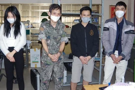 Khám xét, thu giữ súng tại nơi ở của đối tượng liên quan đến ma túy 