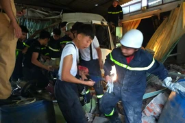 Cứu nạn người mắc kẹt trong cabin ô tô 