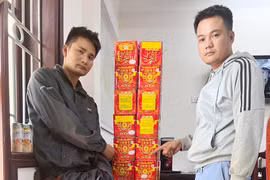 Khám xét khẩn cấp nơi ở của đối tượng buôn hàng cấm