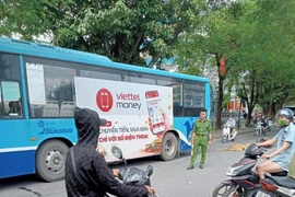 Điều tra vụ 1 phụ nữ tử vong do ngã vào bánh xe buýt