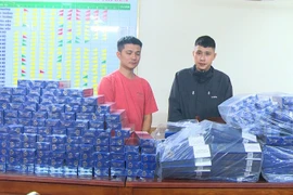 Dùng xe Camry chở hàng cấm, nhóm đối tượng bị bắt giữ