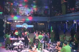 Cảnh sát bất ngờ kiểm tra, phát hiện 57 thanh niên 'phê' ma túy tại quán bar Jet Lounge