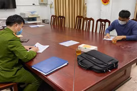 Phát hiện xe ô tô vận chuyển gần 1.000 kit test nhanh Covid-19 không rõ nguồn gốc