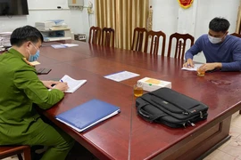 Phát hiện xe ô tô vận chuyển gần 1.000 kit test nhanh Covid-19 không rõ nguồn gốc