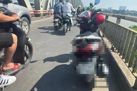 Nhảy cầu Chương Dương một phụ nữ gặp nguy kịch