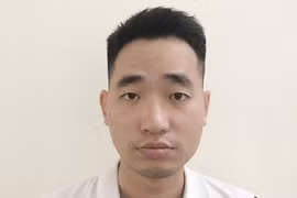 Nhân viên showroom ô tô lừa tiền tỷ của khách hàng