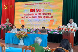 Đại biểu Quốc hội thành phố Hà Nội tiếp xúc cử tri quận Tây Hồ