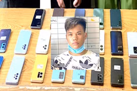 Đột nhập cửa hàng trộm cắp 21 chiếc điện thoại di động