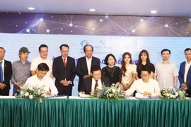 Tân Á Đại Thành sản xuất công nghiệp làm trụ cột cốt lõi để chuyển mình 