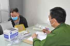 Bí ẩn phía trong căn nhà luôn khóa 2 lần cửa 