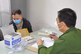 Bí ẩn phía trong căn nhà luôn khóa 2 lần cửa 