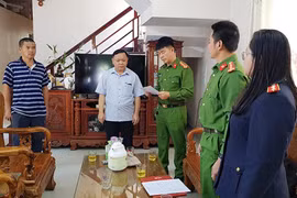 Khởi tố một Giám đốc liên quan đến kit test Covid-19