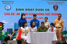 Truyền thông điệp an toàn giao thông cho học sinh