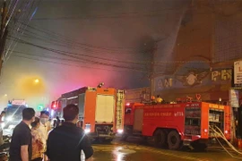 Bắt chủ quán karaoke bị cháy tại Bình Dương